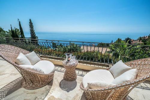 Espero-pax Villa Sleeps 8 Air Con Wifi
