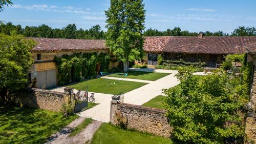 Agroturismo Estang Chateau Sleeps 15 Pool Wifi