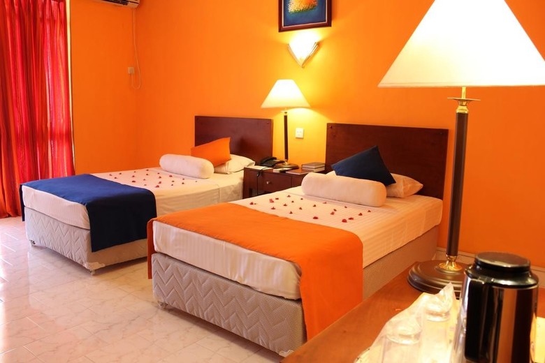 Hotel Ratnaloka Tour Inns