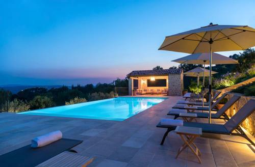 Montauroux Villa Sleeps 14 Pool Air Con Wifi
