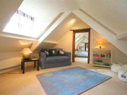 Comedy Cottage, Malmesbury
