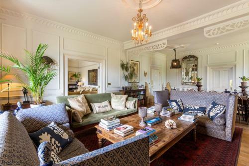 Agroturismo Chulmleigh Chateau Sleeps 24 Pool Wifi