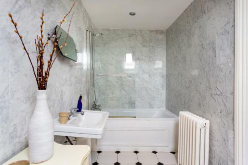 Agroturismo Chulmleigh Chateau Sleeps 24 Pool Wifi