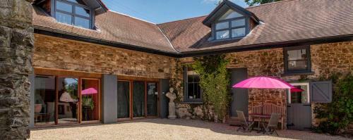 Agroturismo Chulmleigh Chateau Sleeps 24 Pool Wifi