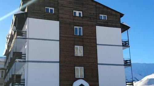 Khmelidze Apartments