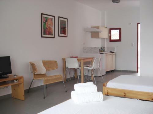 Kyfanta, Studios & Apartments