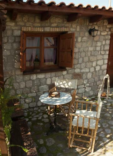 Hostal Nicolas Village Club