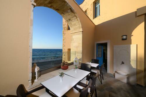 Captain's House Traditional Hotel-apartments & Suites