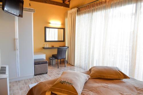 Hostal Vathyskia Guesthouse