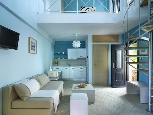 Aeolis Apartments & Studios