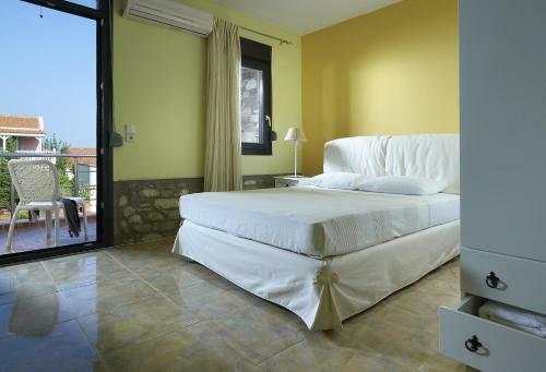 Aeolis Apartments & Studios