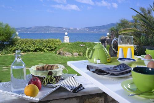 Aeolis Apartments & Studios