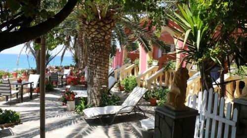 Apartamentos Aristotelis-nikos Paramonas Studios