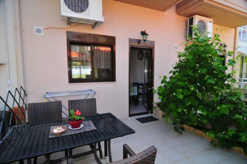 Golden Sunrise Apartments