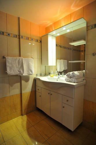 Golden Sunrise Apartments