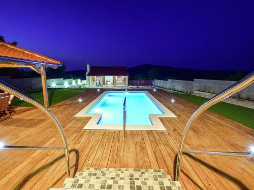 Modern Relaxing Villa In Zaton