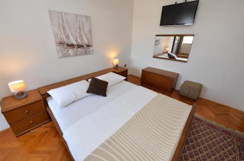 Apartments Roza
