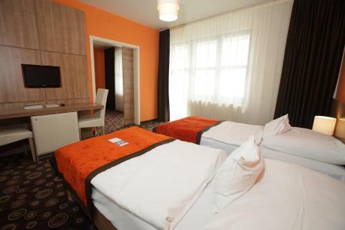 Hotel Kenese Bay Garden Resort & Conference