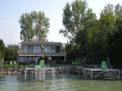 Holiday Homes In Balatonszarszo 20090