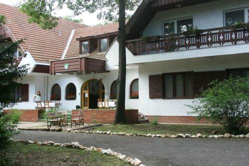 Hostal Zseri Vad�szh�z