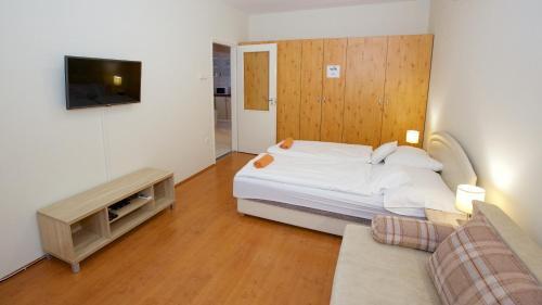 Zoli Apartmanok-betty K�lcsey 32