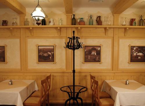 Nimr�d Hotel �s �tterem