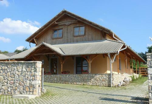 Hostal Tiszafa Vend�gh�z