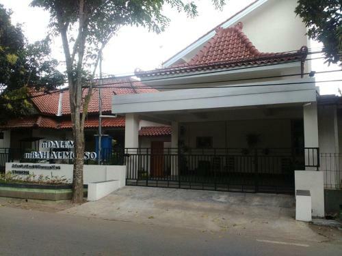 Hostal Reddoorz @ Letjend S. Parman Pacitan