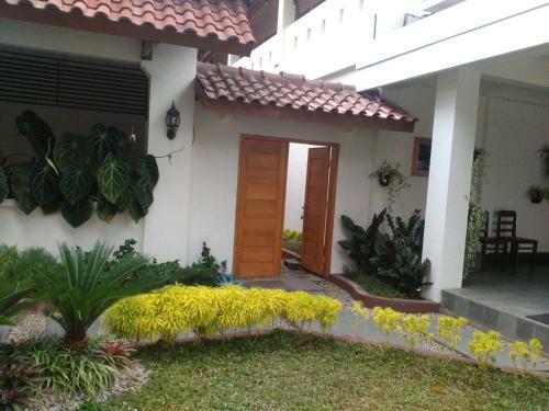 Hostal Reddoorz @ Letjend S. Parman Pacitan