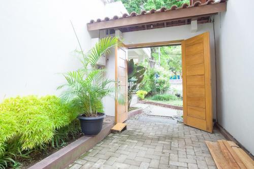 Hostal Reddoorz @ Letjend S. Parman Pacitan