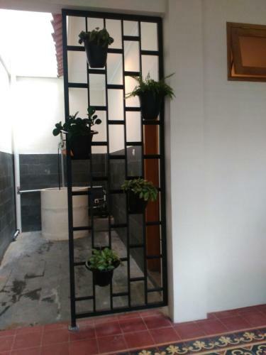 Hostal Reddoorz @ Letjend S. Parman Pacitan