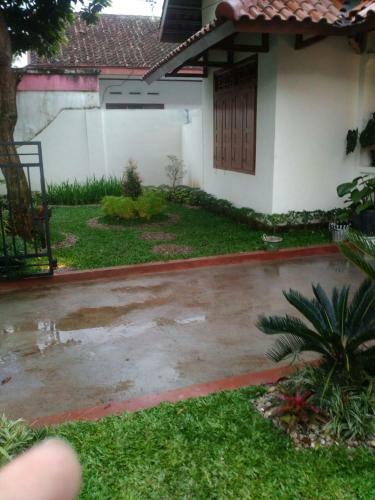 Hostal Reddoorz @ Letjend S. Parman Pacitan