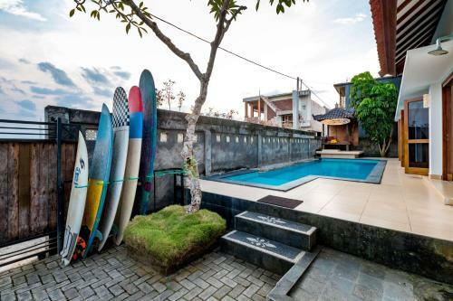 Hostal Medewi Surf Villa