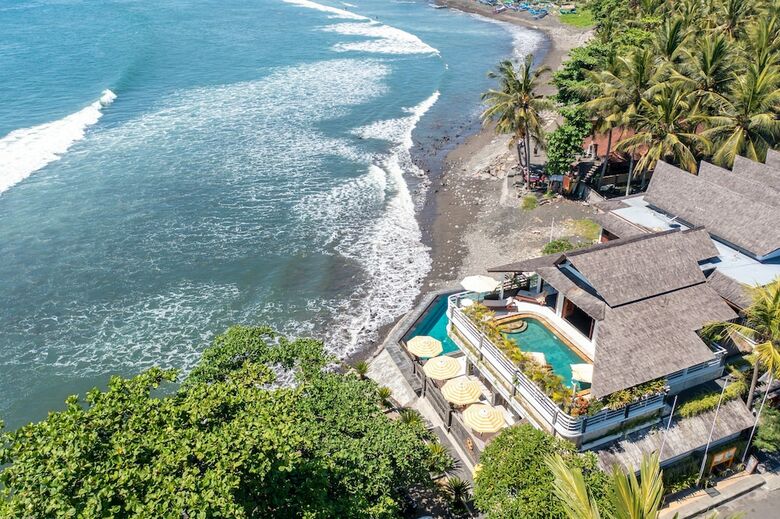 Hotel Bombora Medewi Wavelodge