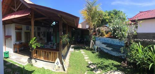 Hostal Medewi Secret Surfcamp