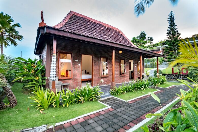 Hotel Sea Medewi Resort