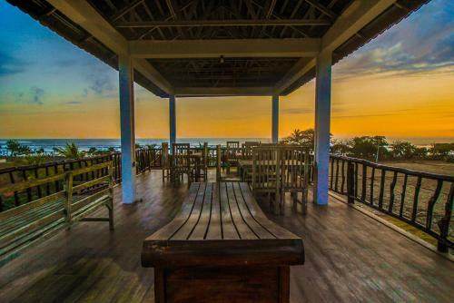 Hostal The Anara Surfing Camp