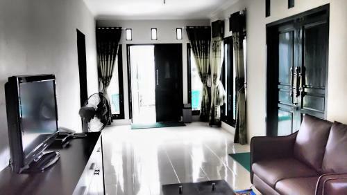 Villa Griya Wira Karya