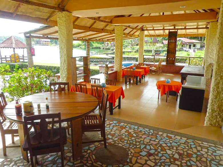 Hostal Tuk Tuk Timbul Bungalows