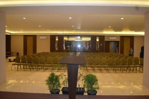 City Hotel