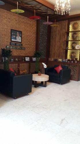 City Hotel