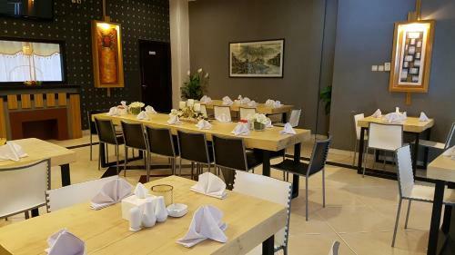 Crown Hotel