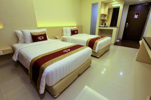 Grand Parama Hotel