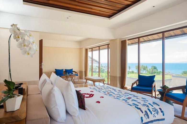 Hotel Komaneka At Keramas Beach