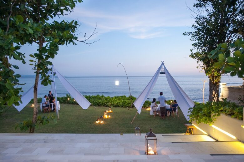 Hotel Komaneka At Keramas Beach