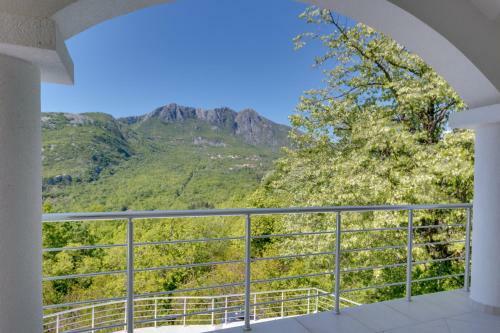 Whitehouse Villa