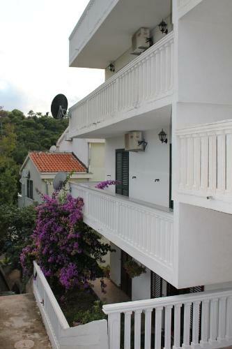 4m Apartments
