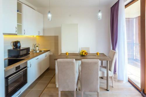 Opium Mar Apartments
