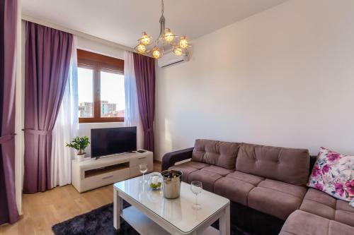 Opium Mar Apartments
