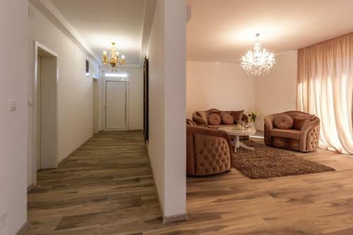 Opium Mar Apartments